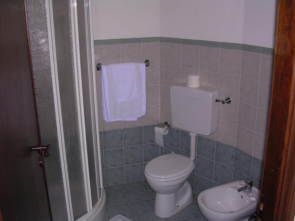 Cerrutihotel Vercelli Room photo