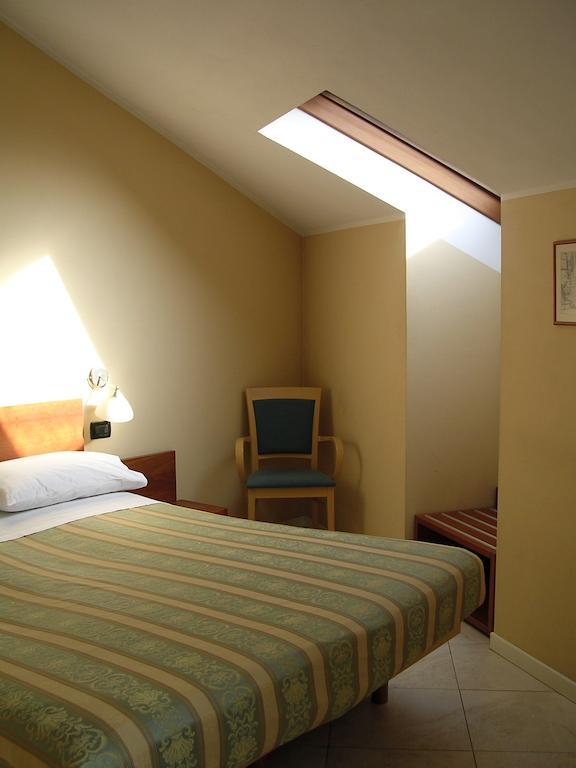 Cerrutihotel Vercelli Room photo
